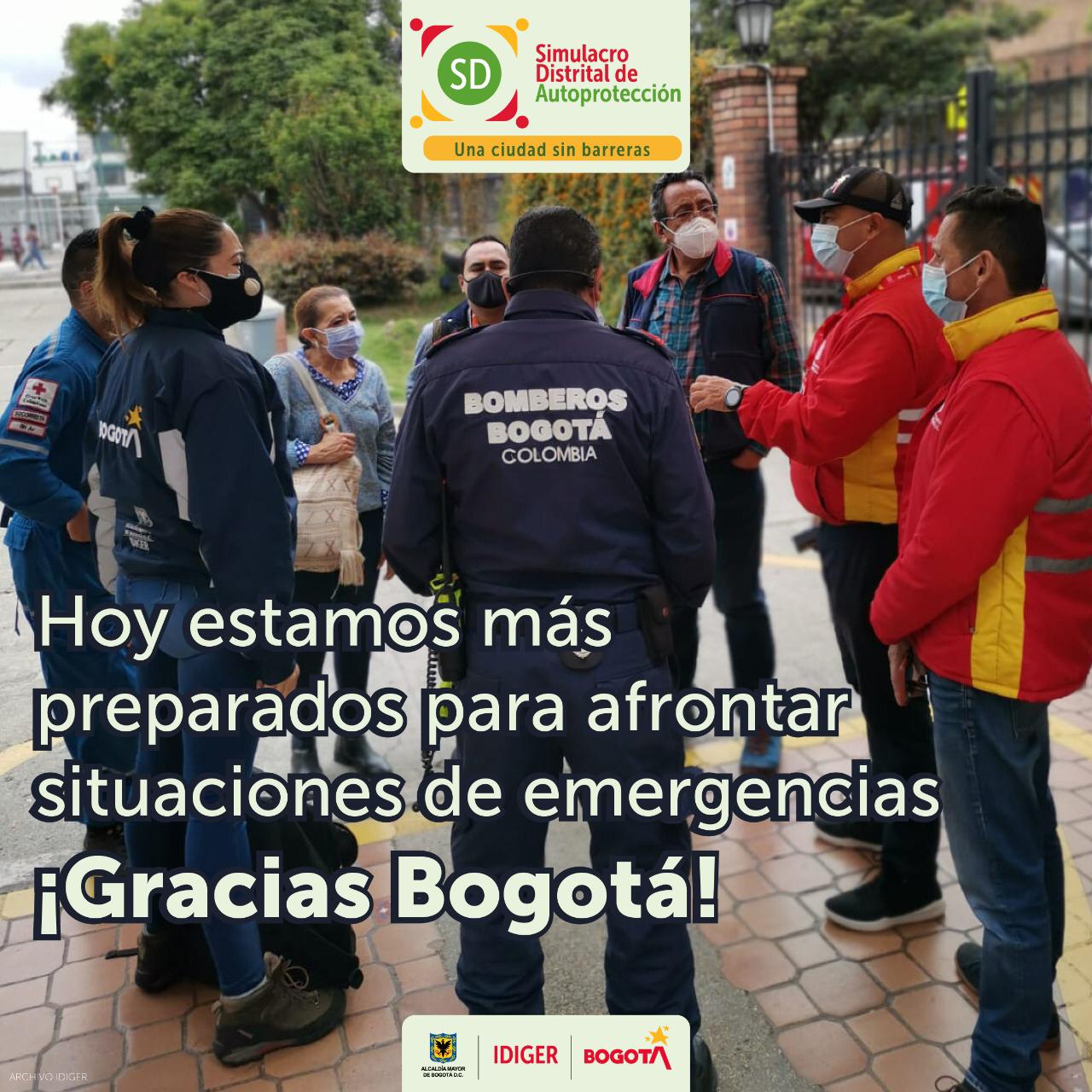 Reunión de funcionarios IDIGER con Bomberos, Cruz Roja, alcaldía local y la comunidad